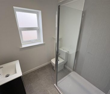 2 bedroom end of terrace house to rent - Photo 6