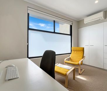 Stylish & Well-Appointed Villa – All Appliances Included - Photo 6