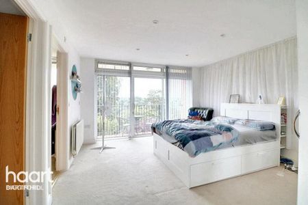 4 bedroom detached house to rent - Photo 3
