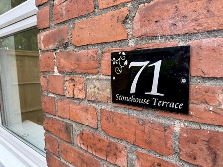 3 bedroom terraced house to rent - Photo 4