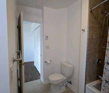 beau 4 1/2 à a louer - Photo 4