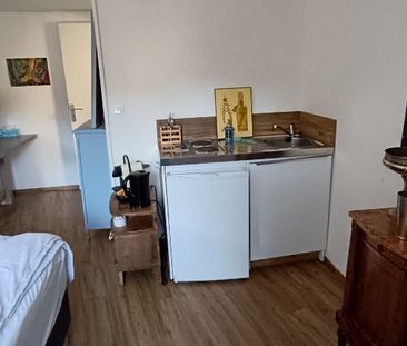 Location Appartement 1 pièce 28m² - Photo 2