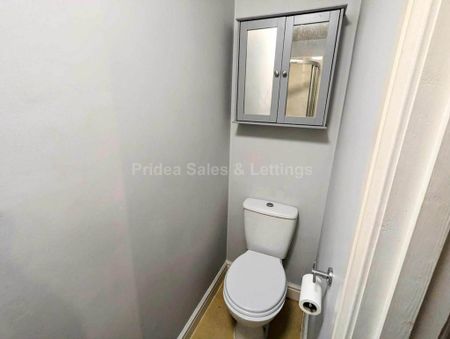 1 bedroom in a house share to rent - Photo 4