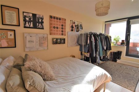 2 bedroom flat to rent - Photo 3
