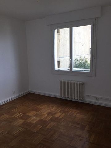 Location Appartement 4 pièces 99m² RENNES 35000 - Photo 2