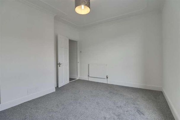 North End Grove, Portsmouth, PO2 - Photo 1