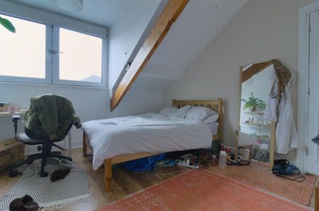 4 bedroom apartment to rent - Photo 5