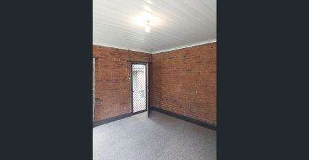 THREE BEDROOM UNIT CLOSE TO TOWN - Photo 3