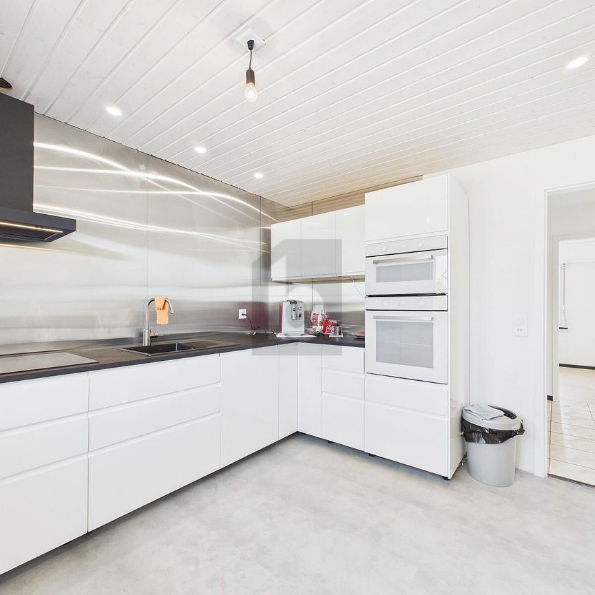 ENERGETISCH SANIERT MIT 1339 M² UMSCHWUNG - Photo 1