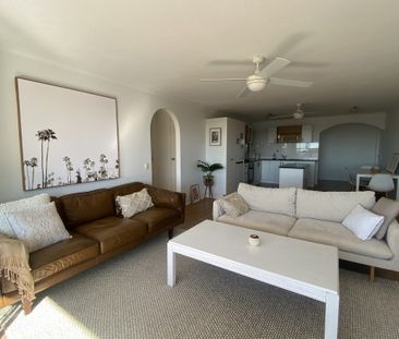 FULLY FURNISHED UNIT OVERLOOKING THE TWEED RIVER - Photo 4