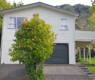 Spacious 4BR Family Home in Upper Hutt - Photo 5