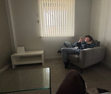 Room in a Shared Flat, Ridgway St, M4 - Photo 5
