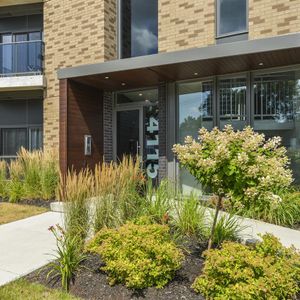 Beautiful 2-bedroom Apartment – Ideally Located Near The REM - 4115 Henri Bourassa Ouest, Montréal - Photo 2