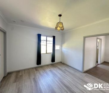 Comfortable Two-Bedroom Home - Photo 2