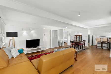 13 Crescent Road, Kelvin Grove QLD 4059 - House For Rent - $1,350 | Domain - Photo 5