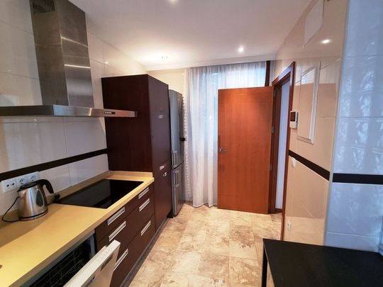 3 bedroom luxury Semidetached House for rent in Benahavís, Andalusia - Photo 1