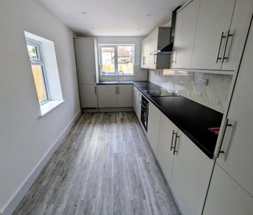4 bedroom terraced house to rent - Photo 2