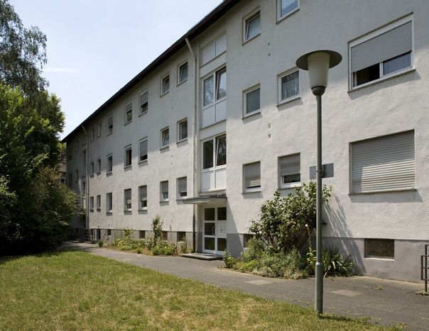 Willkommen Zuhause: 3-Zimmerwohnung mit Balkon im Erdgeschoss - Foto 1