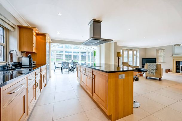 WOODHAM GATE, WOKING, SURREY, GU21, Woking, GU21 - Photo 1