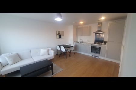 Room in a Shared Flat, Madison Court, M50 - Photo 2