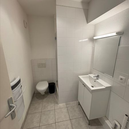 Location Appartement 1 pièce 24m² - Photo 4