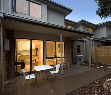 22/1 Nangnak Lane, Mont Albert VIC 3127 - Townhouse For Rent | Domain - Photo 4