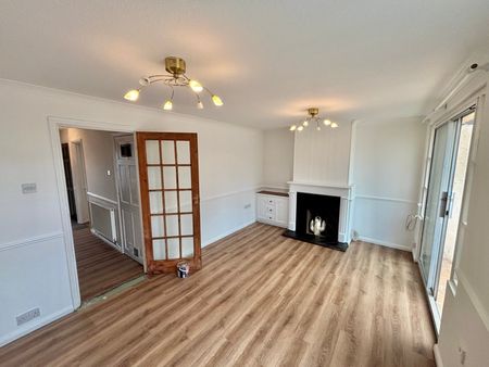 Pikes Crescent, Taunton, Somerset - Photo 5