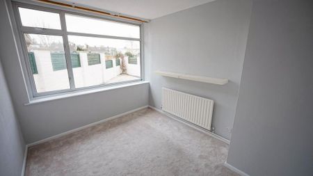 2 bedroom semi-detached bungalow to rent - Photo 2