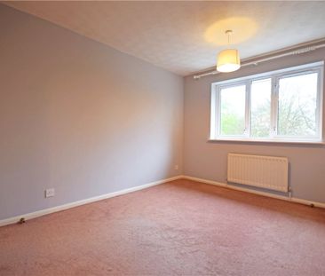 Well presented 2 bedroom terraced house situated in the popular vil... - Photo 2
