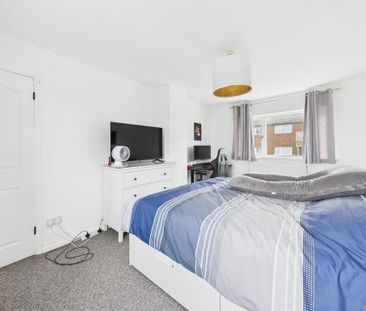 2 bedroom end of terrace house to rent - Photo 2