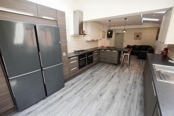 6 bedroom house to rent - Photo 1