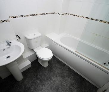 5 bedroom apartment to rent - Photo 3