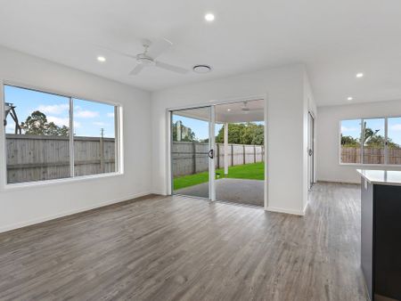 Modern Family Living in Cutters Ridge! - Photo 5