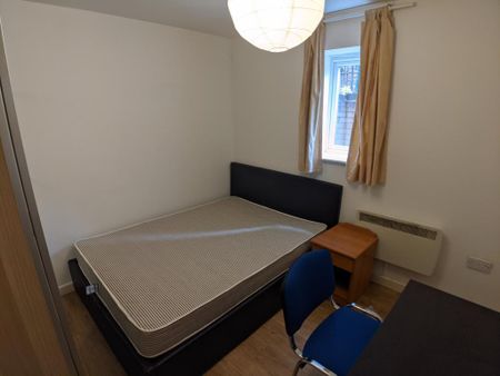 3 bedroom flat to rent - Photo 5