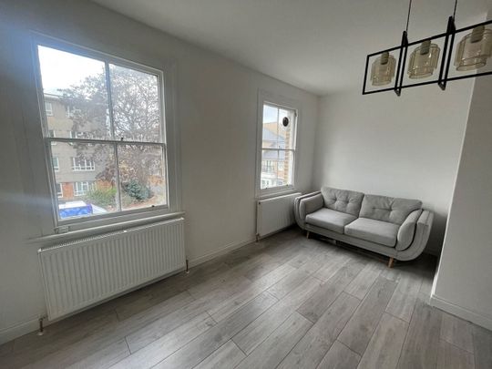 2 Bed Flat, Stowe Road, W12 - Photo 1