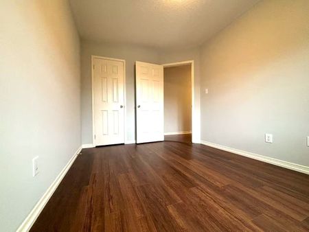 For Lease - 15 Adam Oates Heights, Toronto, Ontario - Photo 3