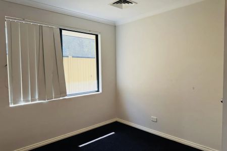 Family home with a modern feel! - Photo 3