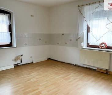 Großzügige 3-Raum-Wohnung im Erdgeschoss - Stellplatz - in Gornsdorf! - Photo 5