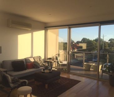 2 LEVELS, 2 BEDS, 2 BATHS, IN BOUTIQUE GROUP! - Photo 5