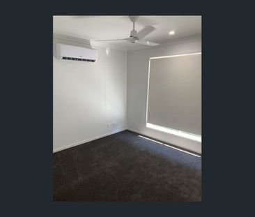 BEAUTIFUL 4 BEDROOM HOME WITH TWO SEPARATE LIVING AREAS!!! - Photo 4