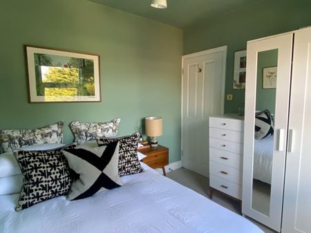 2 Bed Maisonette, Gibbon Road, SE15 - Photo 3