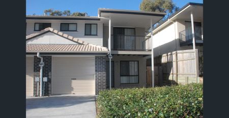 Beautiful Townhouse in Quiet Complex - Photo 4