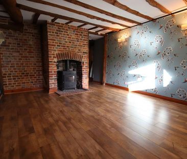 2 bedroom cottage to rent - Photo 1