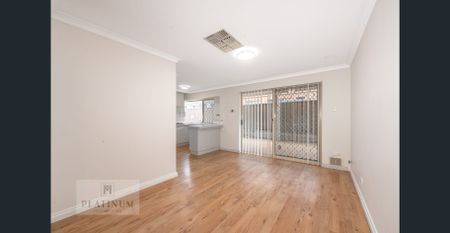 Privacy and Convenience in the Heart of Como - Photo 4