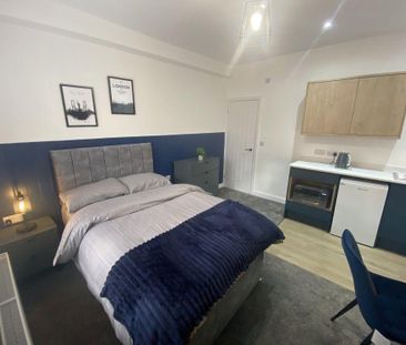 1 bedroom in a house share to rent - Photo 4