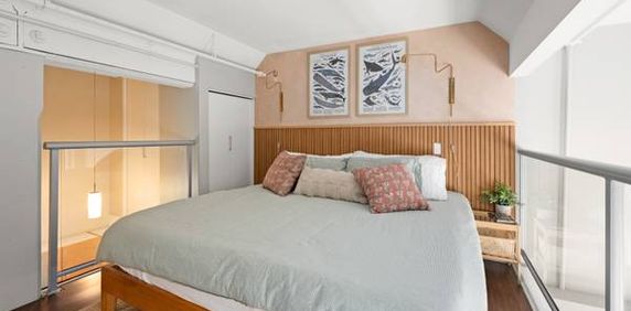 30 steps from Inner Harbour: 1 bed, 1 bath Iconic Leiser Building - Photo 2