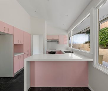 Family Home in Tranquil Location - Six Month Lease - Photo 5