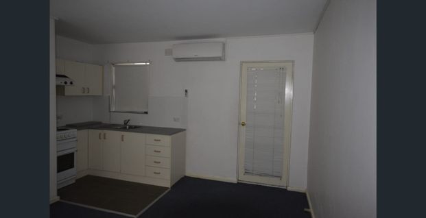 Tidy one bedroom! - Photo 1