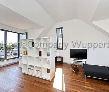 Viel Platz! Geschmackvolle Wohnung mit Dachterrasse und Internetzugang in Wuppertal-Cronenberg - Photo 1