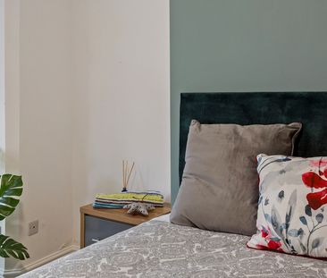 🌺 Large Victorian Terraced Property in Tottenham, N17 🌺 Room 4 - Photo 4